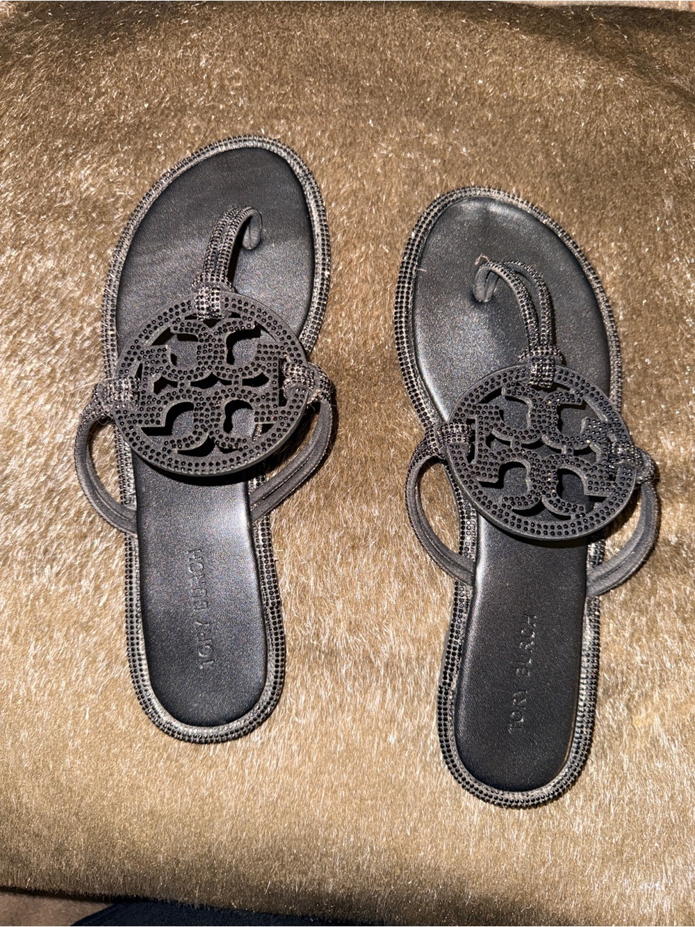 Tory Burch Black Logo Medallion Toe-Post Sandals - Picture 3 of 10